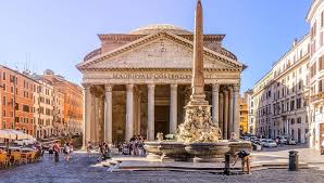 Il Pantheon e la fontana di Piazza della Rotonda